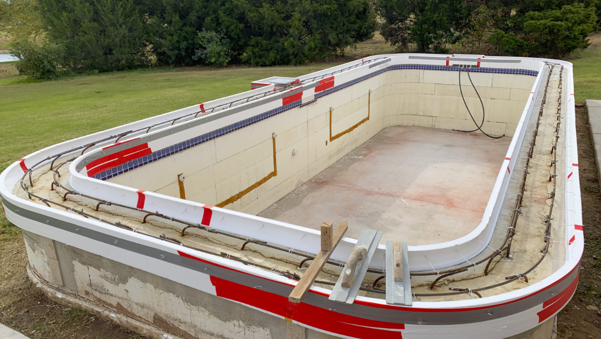 Reinforced ICF pool shell with rounded corners during custom pool construction